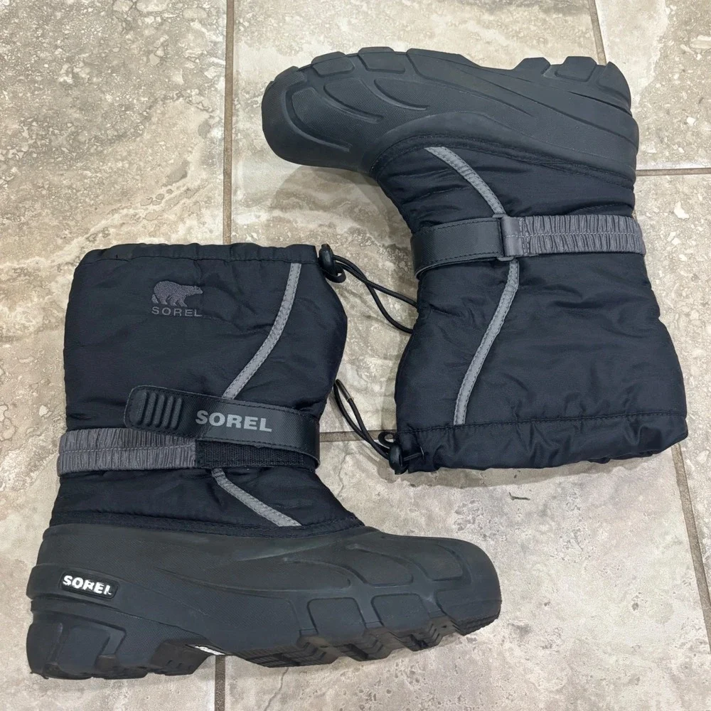 Sorel Kids Super Trooper Black Waterproof Winter Snow Boots NY1885-016 Size 5